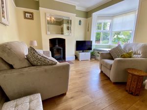 Lounge- click for photo gallery